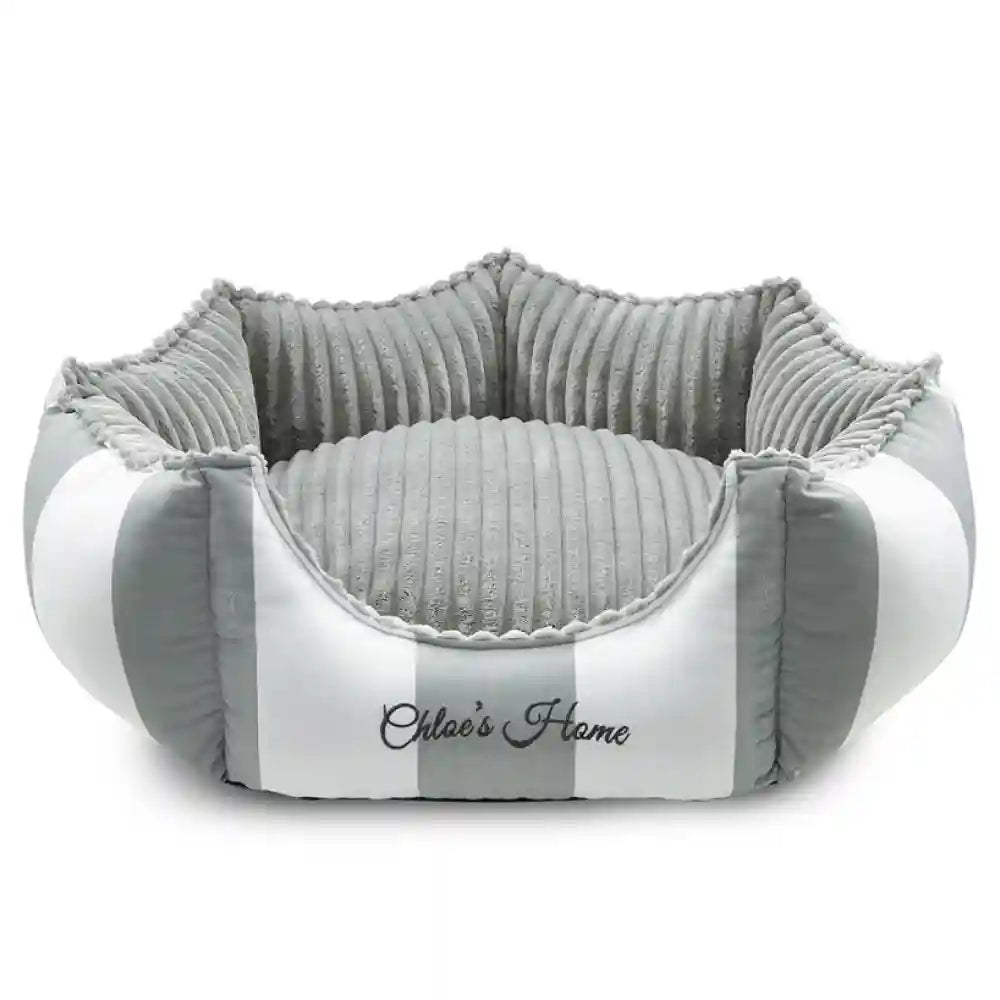 Chloe&